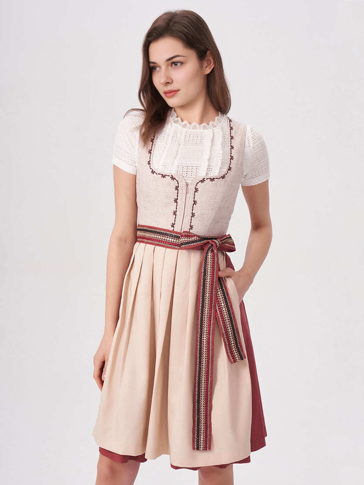 Elegantes Dirndl in Rosa