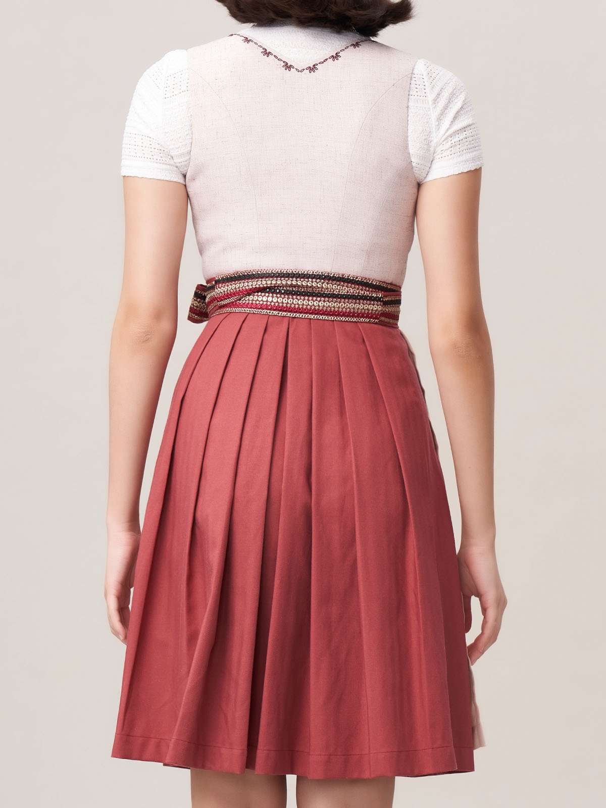 Dirndl in Rosa und Schwarz