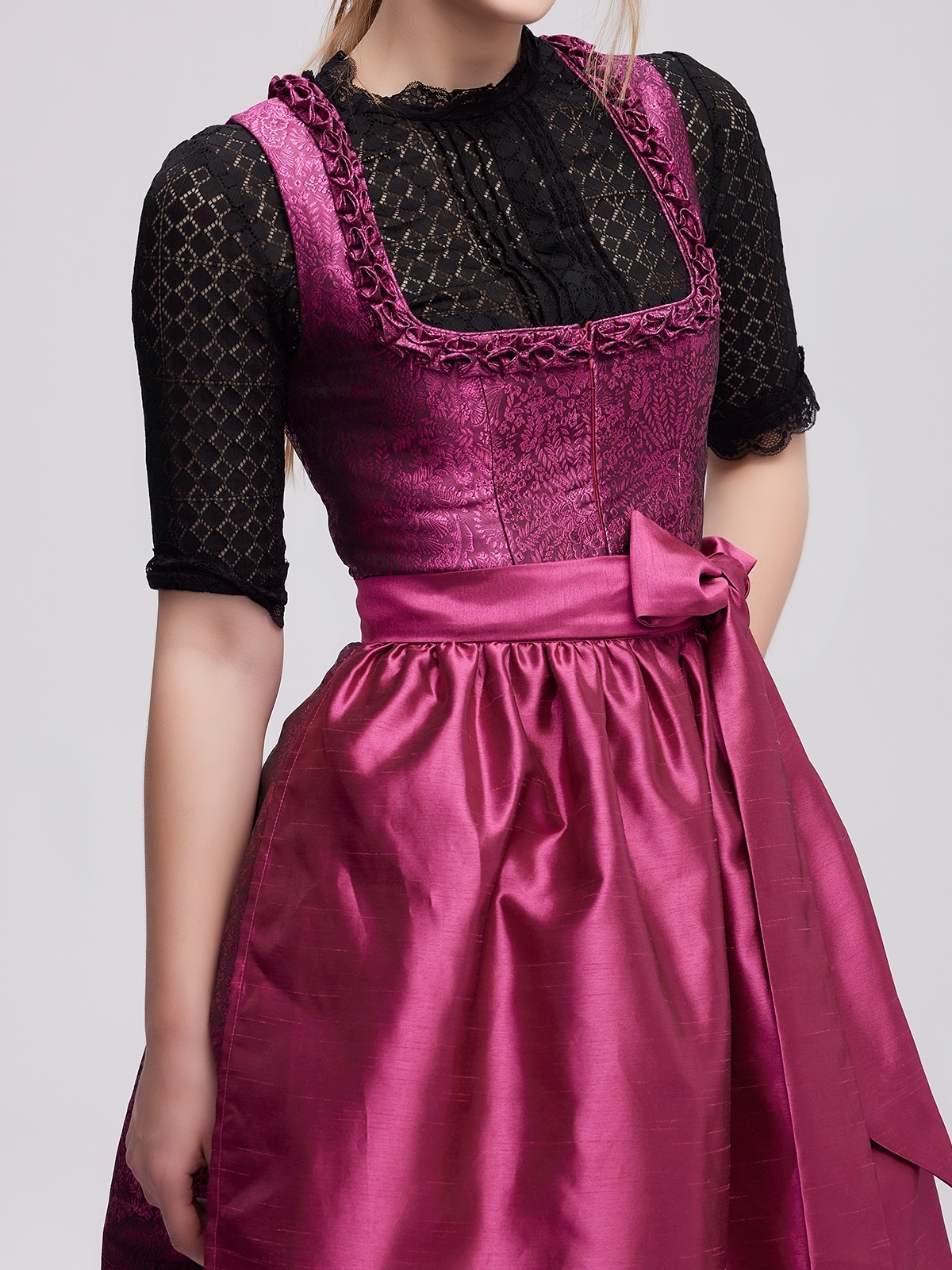 Dirndl in Pink – Eleganz und Charme