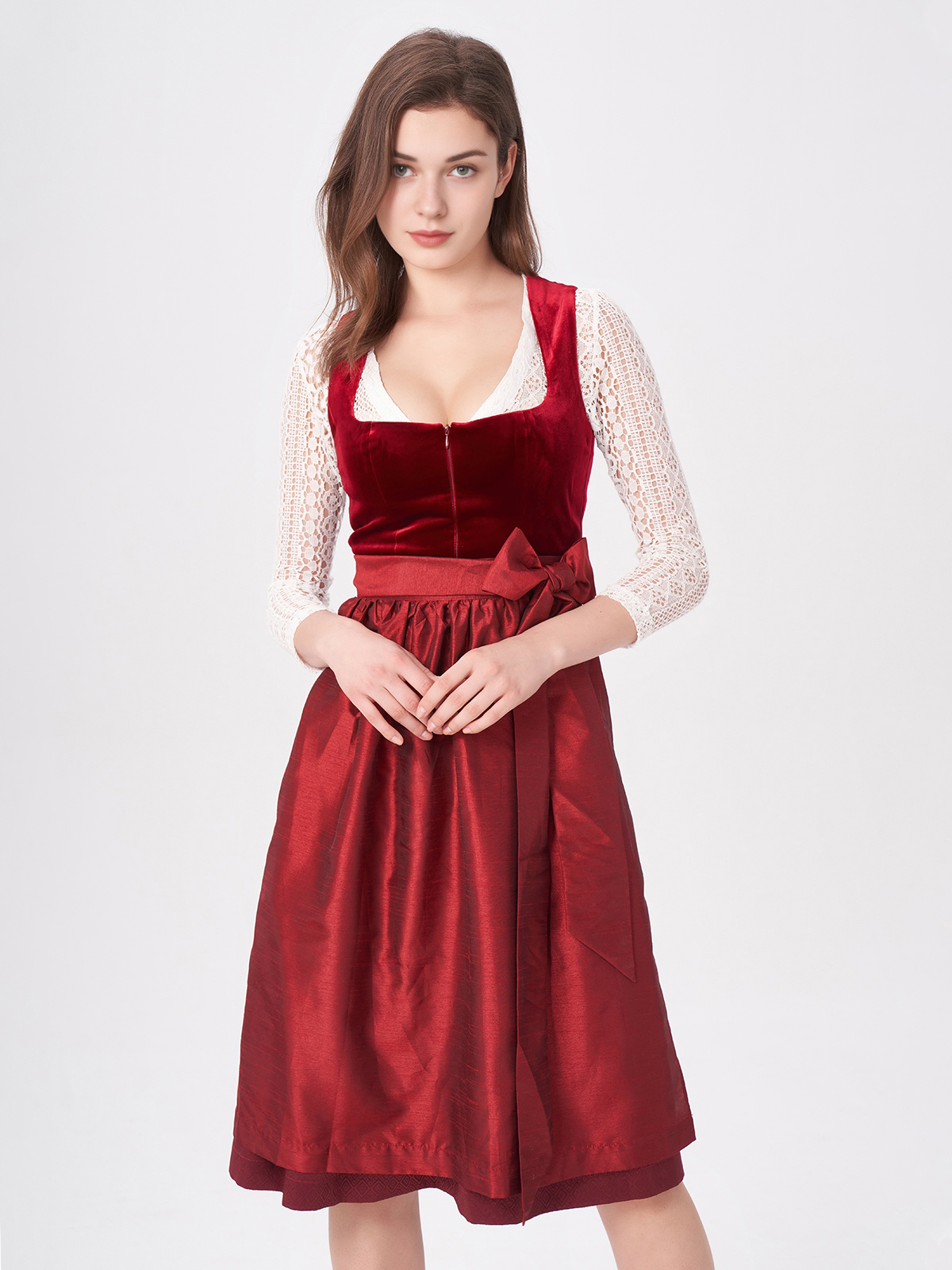 Modernes Dirndl in Rot – perfekt für jeden Anlass