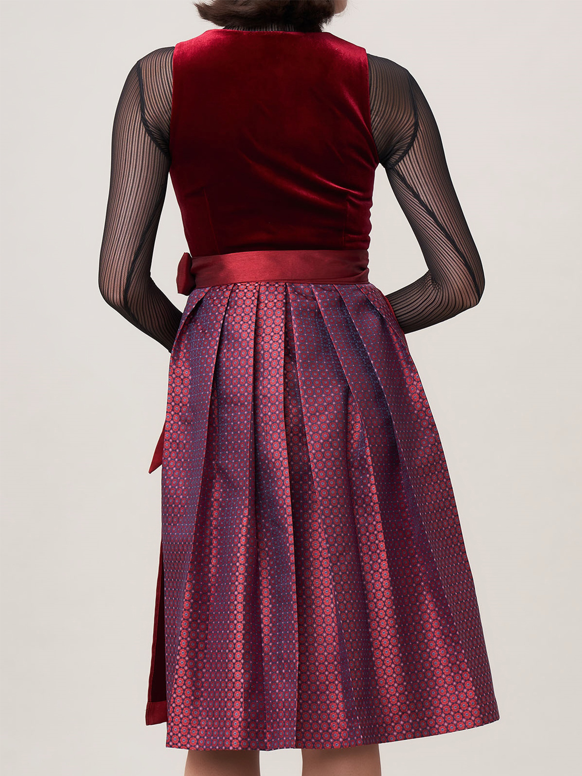 Moderne Dirndl-Bluse in Rot