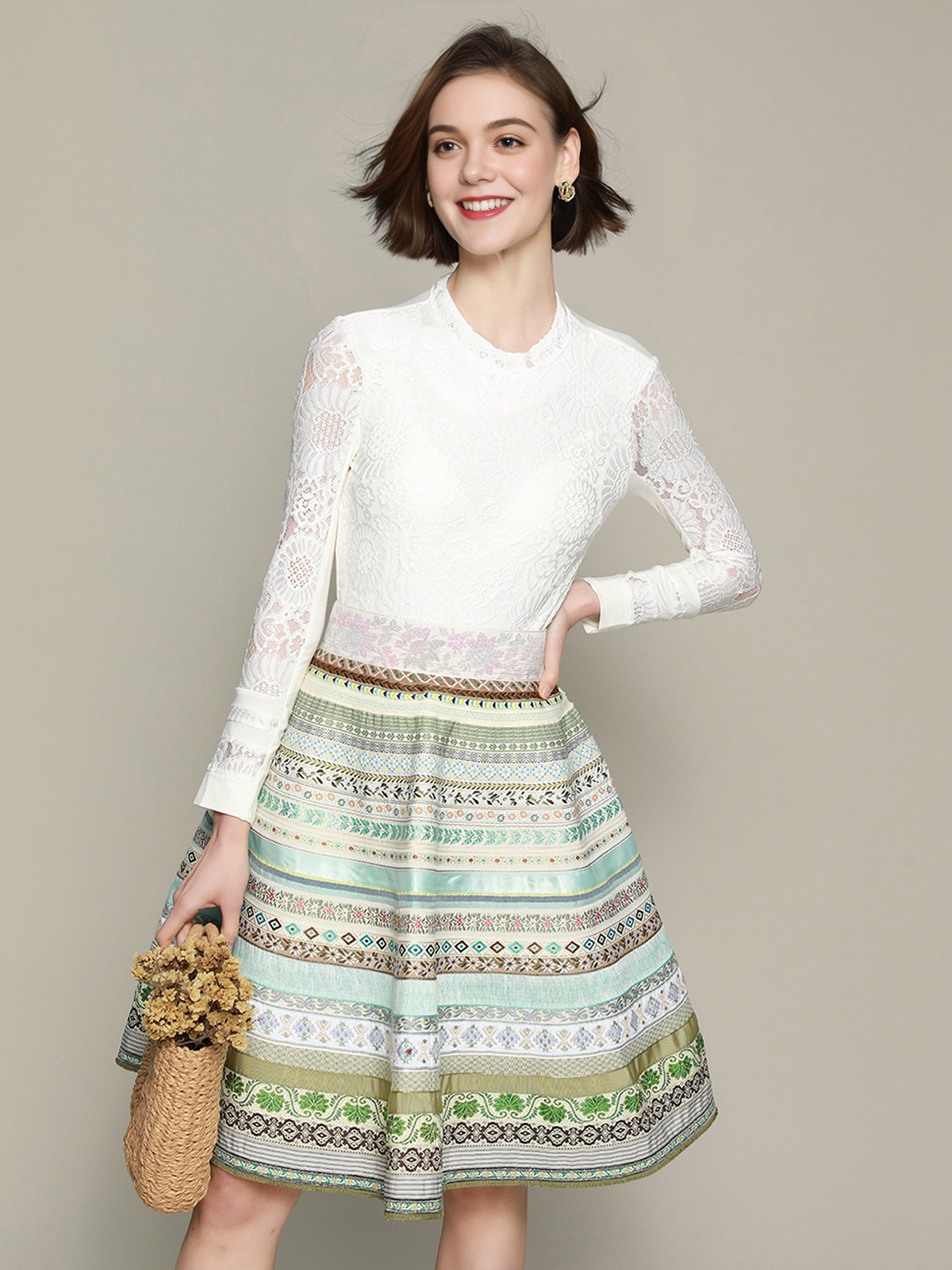 Dirndl Eisblau – Eleganz in Blau