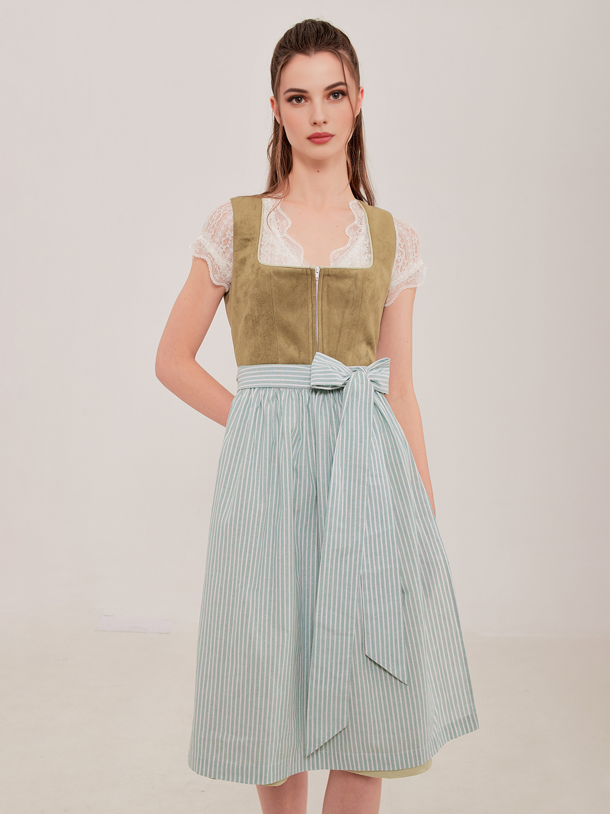Dirndl rosa schwarz mit modernem Stil