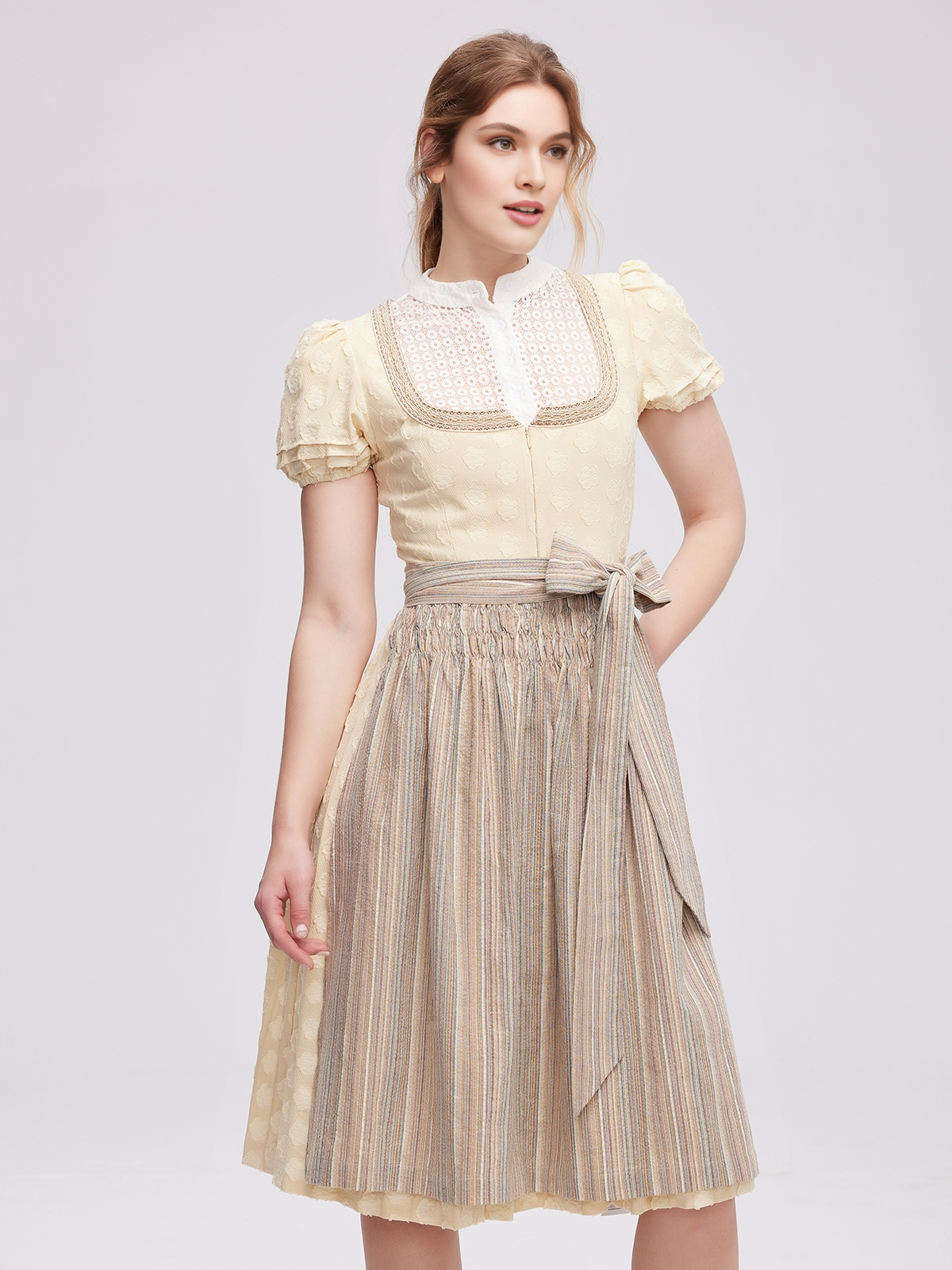 Traditionelles gelbes Dirndl von Shop Ja Mei