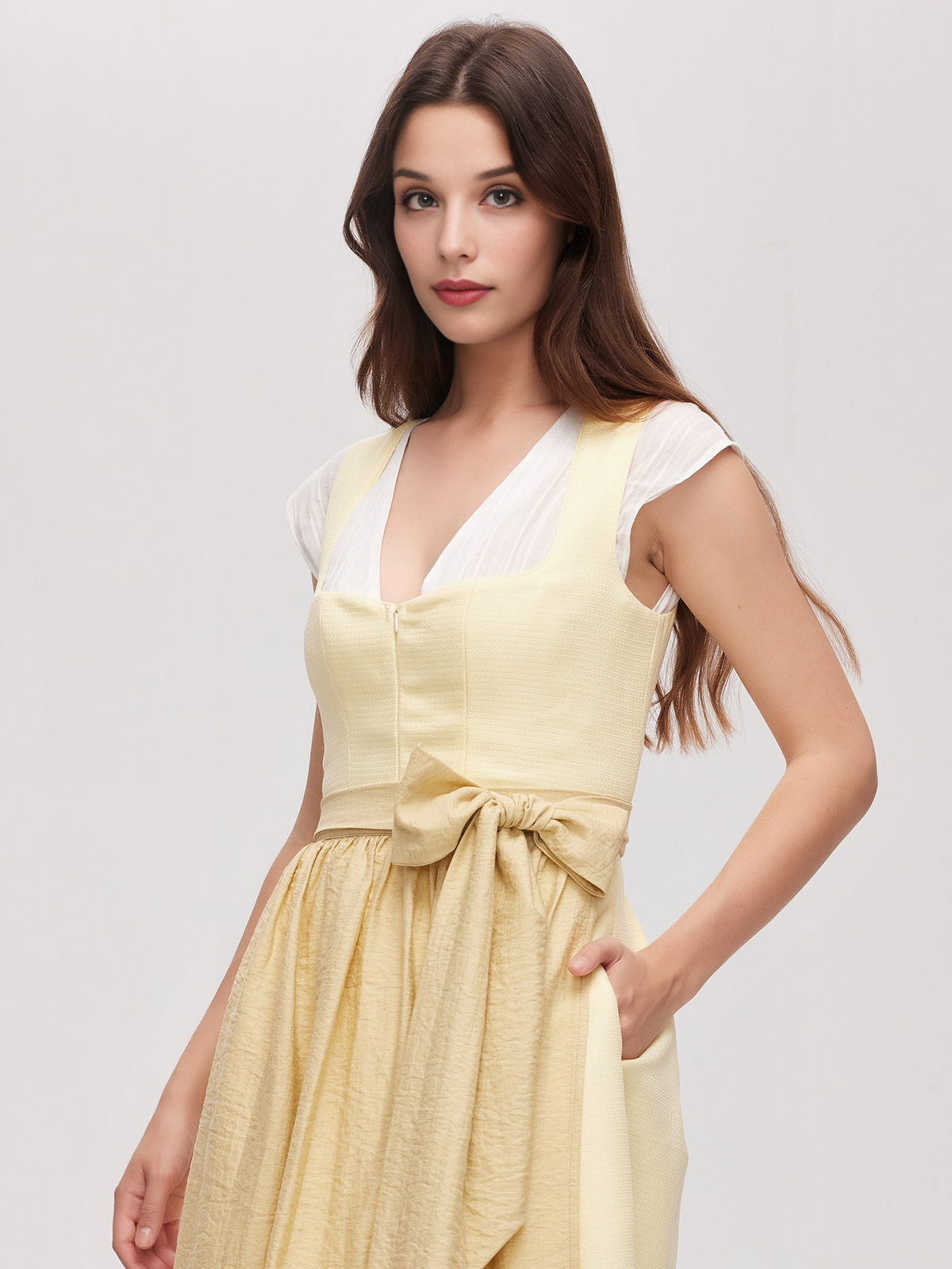 Dirndl in Gelb – ein Blickfang für jeden Anlass