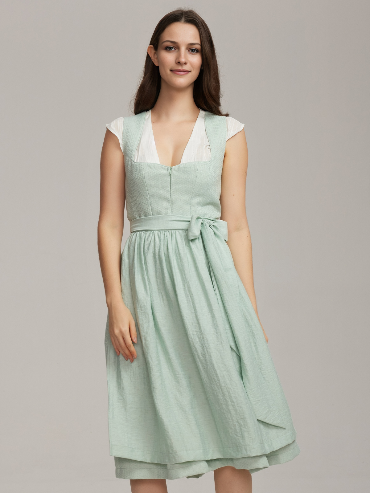 Dirndl dunkel grün in eleganter A-Linie