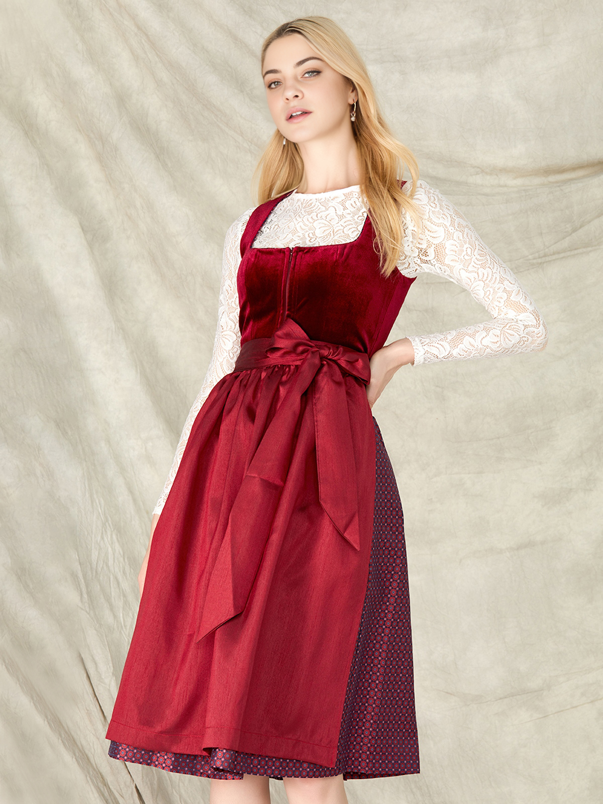 Dirndl in Rot – zeitlos und elegant
