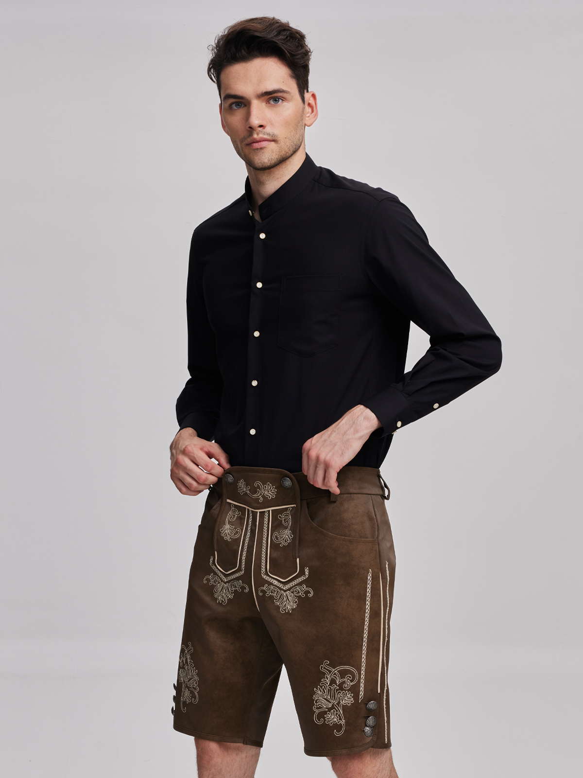 Ehreer-Trachtenbluse in Schwarz – Eleganz trifft Tradition