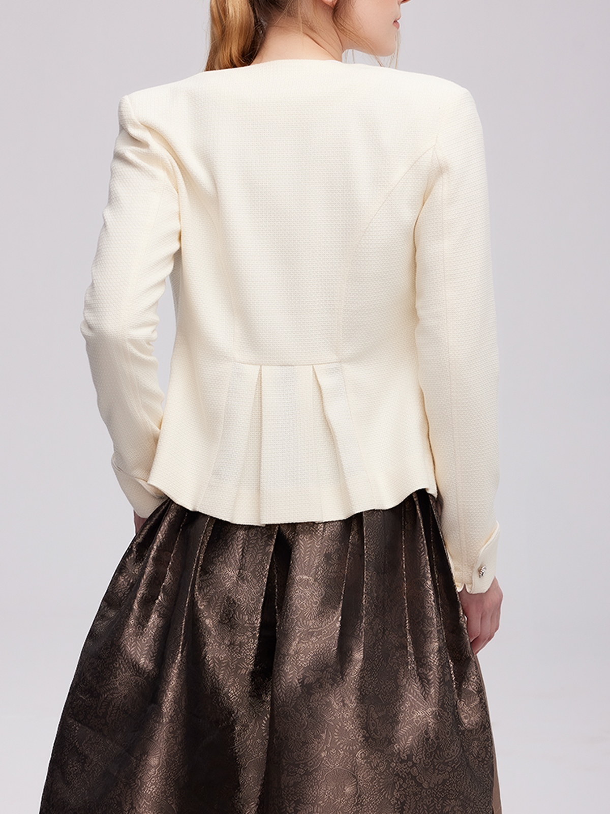 Elegante Dirndl-Jacke in Weiß