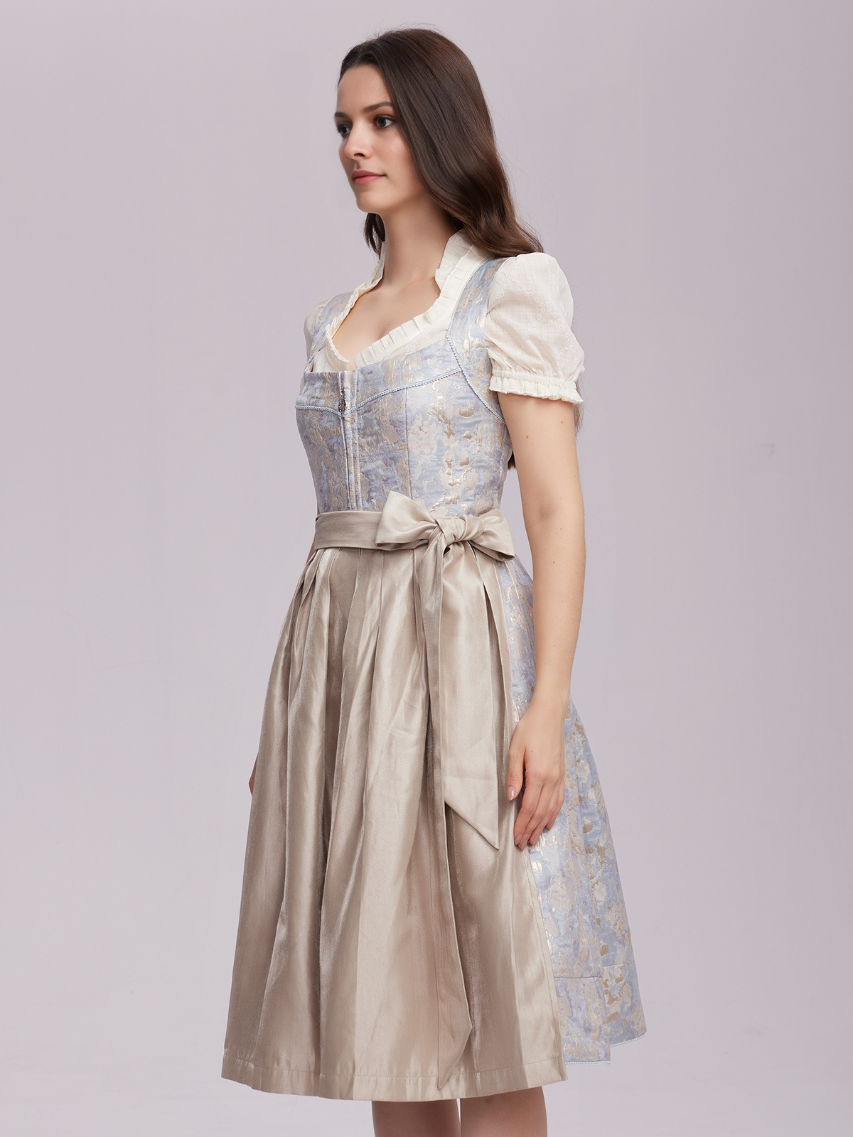Dirndl in Blau