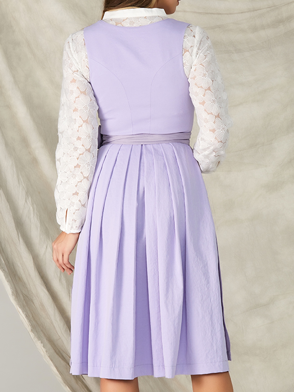 Dirndl in Dunkelblau