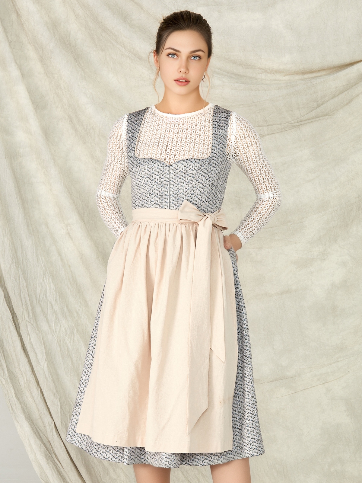 Dirndl Julia in Blau