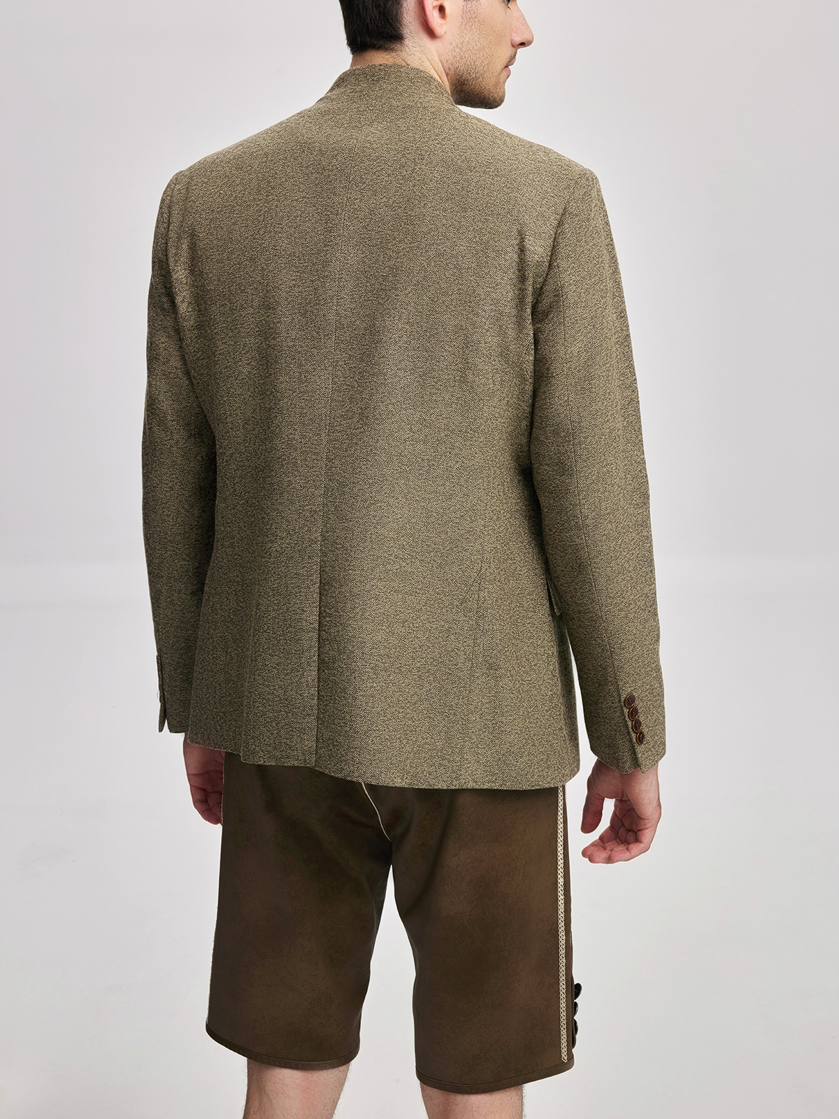 Dirndl in leuchtendem Rot mit feinem Samtstoff