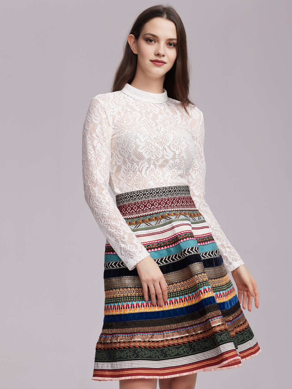 Traditionelles bayerisches Dirndl mit modernem Design