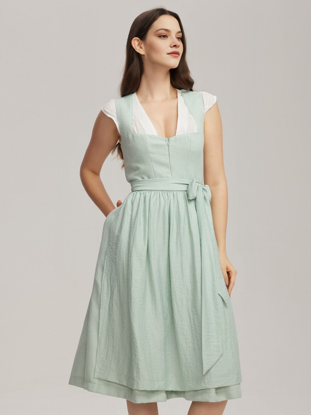 Rotes Dirndl Samt in Grün